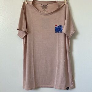 Woman’s S  Patagonia Capilene Cool Daily Graphic Shirt Waters Peach